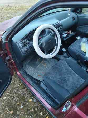 Ford Escort Lodeynoye Pole