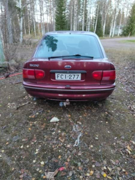 Ford Escort Lodeynoye Pole - valokuva 4