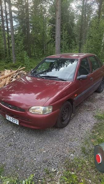 Ford Escort Lodeynoye Pole - valokuva 7