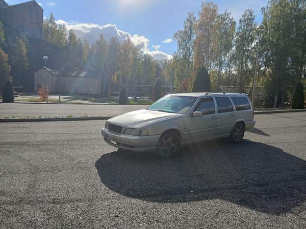 Volvo V70 Joensuu - valokuva 2