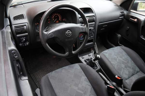 Opel Astra Vantaa - valokuva 7