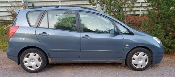 Toyota Corolla Verso Nurmijaervi - photo 3