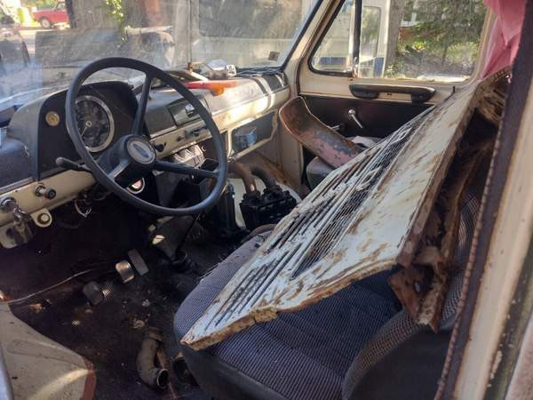 Ford Transit Ugleural'skiy - valokuva 7