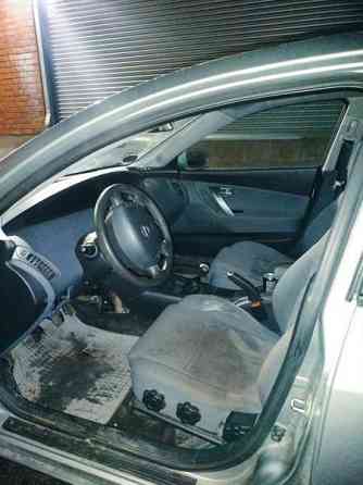 Nissan Primera Maentsaelae