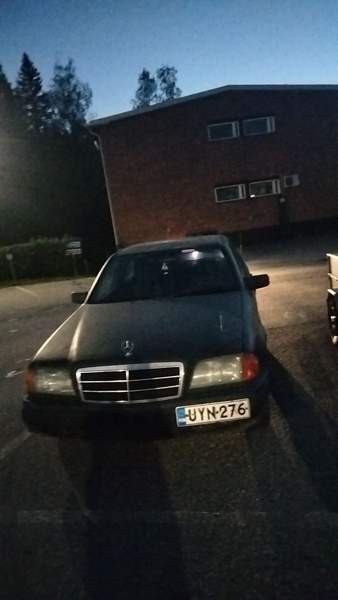 Mercedes-Benz 180 Joensuu - valokuva 1