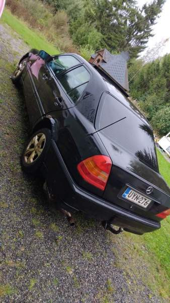 Mercedes-Benz 180 Joensuu - valokuva 2