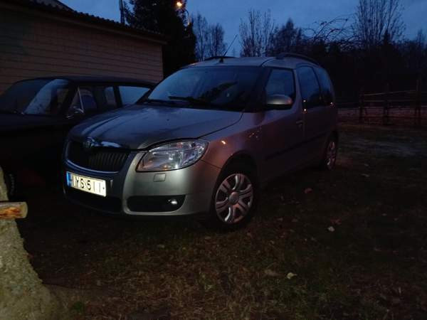 Skoda Roomster Muurame - изображение 6