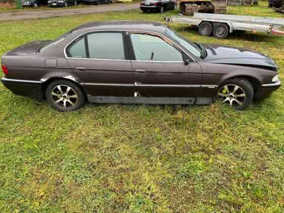 BMW 735 Haemeenlinna