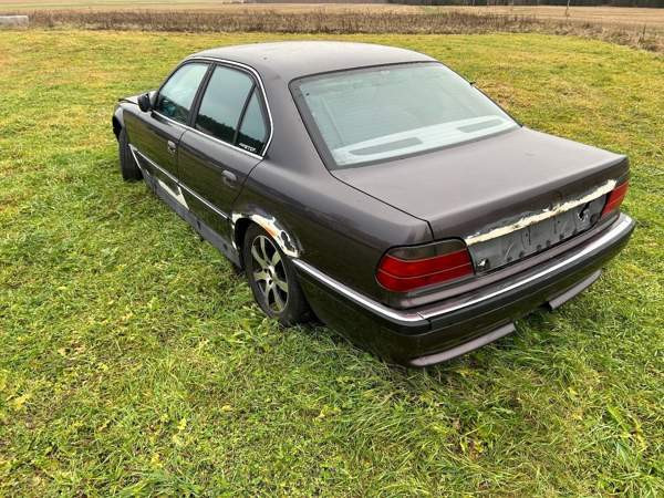 BMW 735 Хямеэнлинна - изображение 6