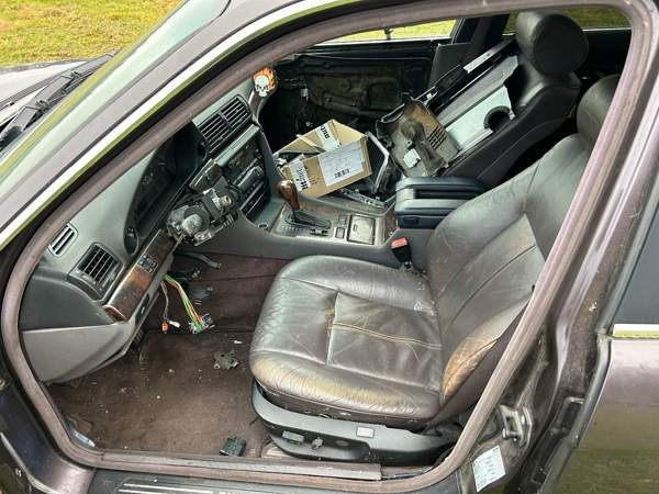 BMW 735 Хямеэнлинна - изображение 7