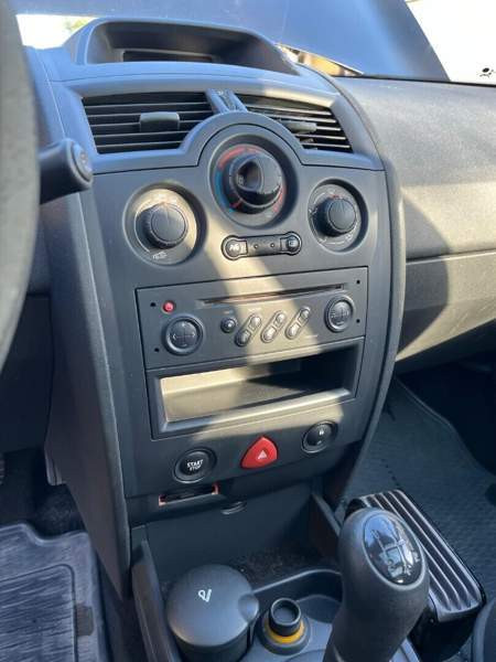 Renault Megane Sarov - valokuva 5