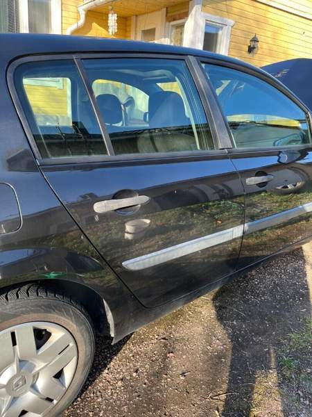 Renault Megane Sarov - valokuva 3