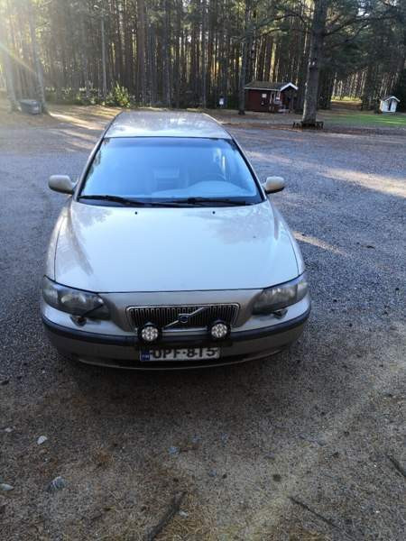 Volvo V70 Karijoki - valokuva 1
