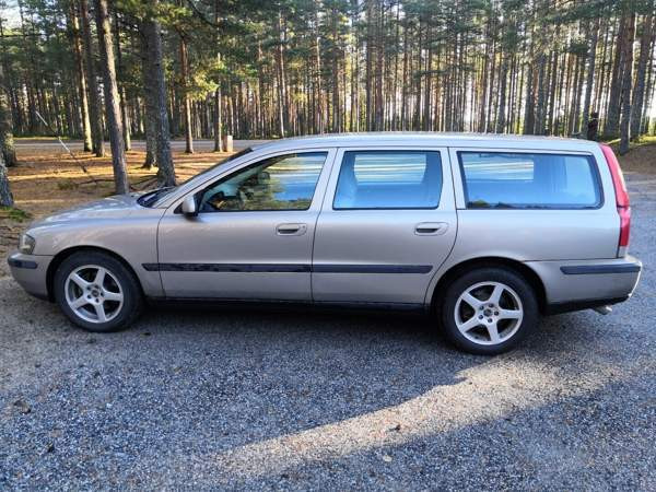 Volvo V70 Karijoki - valokuva 4