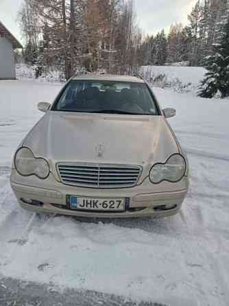 Mercedes-Benz 200 Orivesi