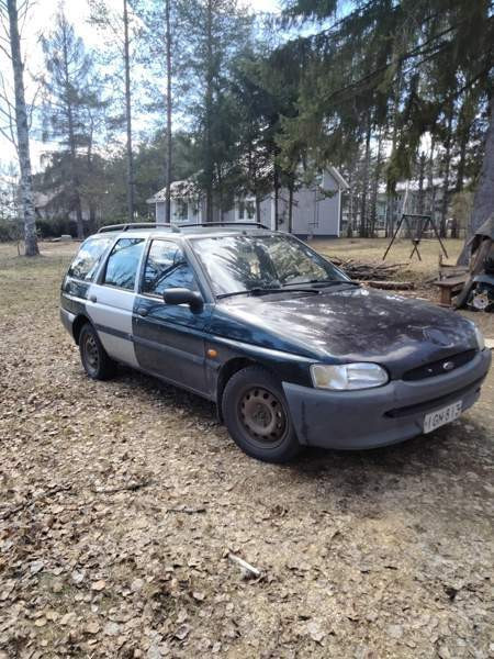 Ford Escort Luga - photo 2