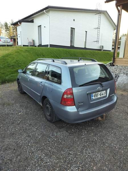 Toyota Corolla Luga – foto 4