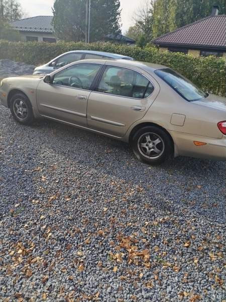 Nissan Maxima Nokia - valokuva 3