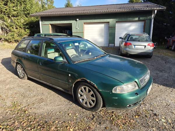 Audi A4 Луга - изображение 1