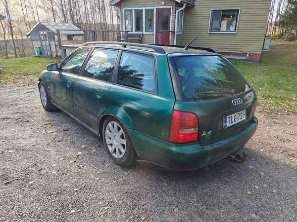 Audi A4 Луга - изображение 4