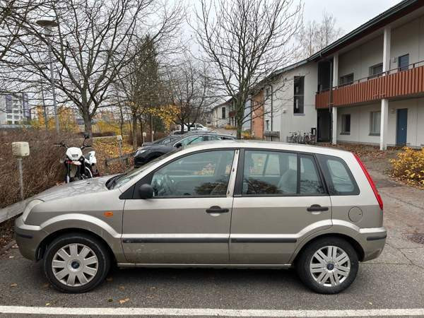 Ford Fusion Vantaa - valokuva 1