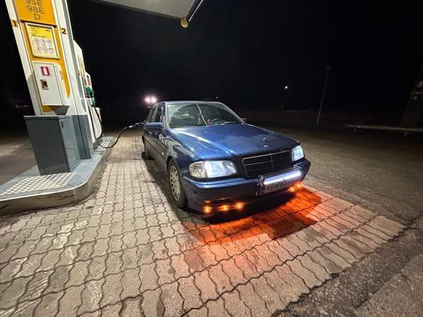 Mercedes-Benz 200 Karkkila - изображение 1