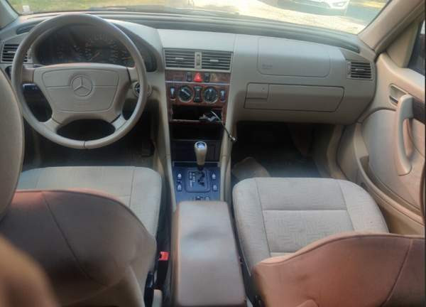 Mercedes-Benz C Ilmajoki - valokuva 2