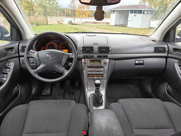 Toyota Avensis Савонлинна - изображение 5