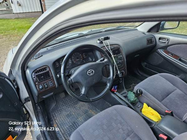 Toyota Avensis Hyrynsalmi - valokuva 4