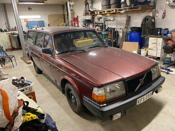 Volvo 240 Glebychevo - valokuva 2