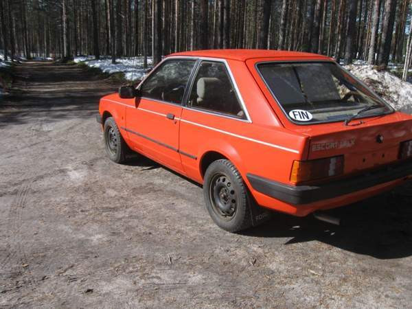 Ford Escort Ylitornio - valokuva 2
