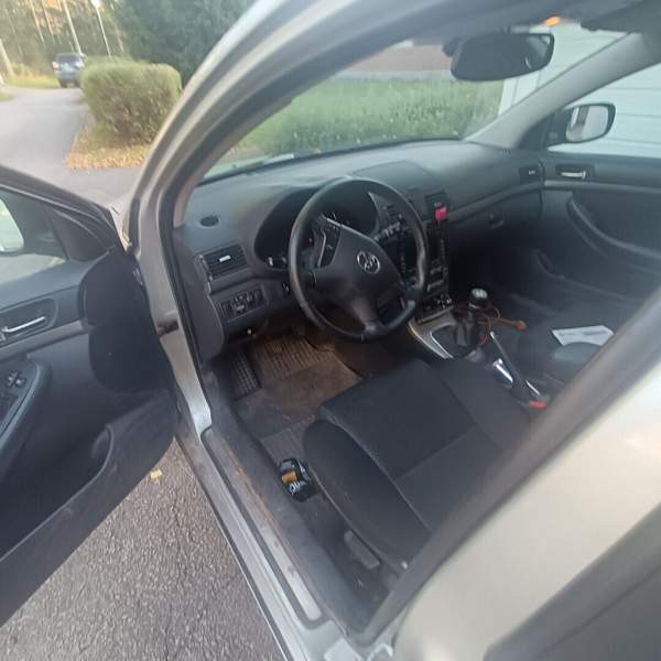 Toyota Avensis Syevyerodonets'k – foto 3