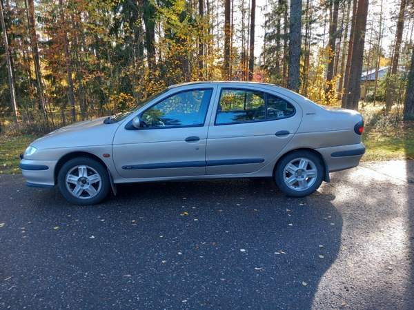 Renault Megane Glebychevo - valokuva 2