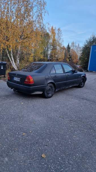 Mercedes-Benz C Hausjärvi - valokuva 2